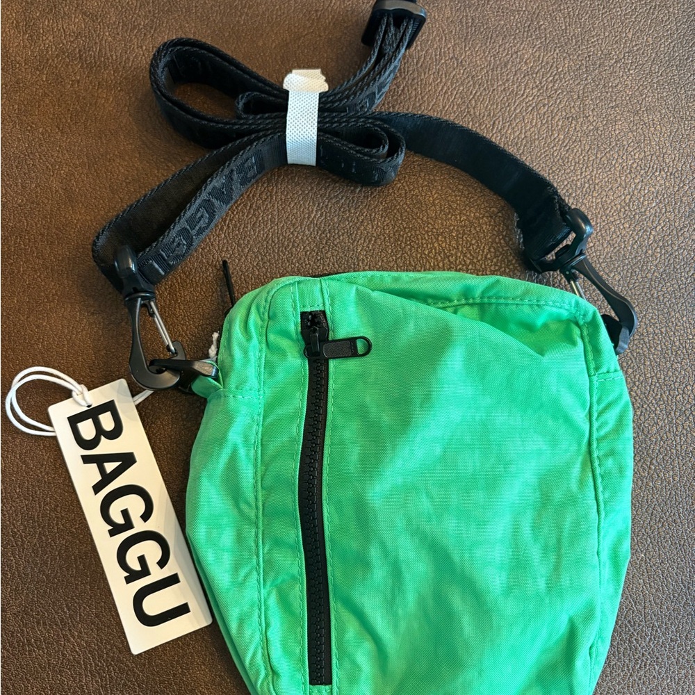 BAGGU Vibrant Green Belt Bag